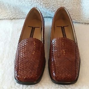 Trotters Brown woven "Lori" style loafers